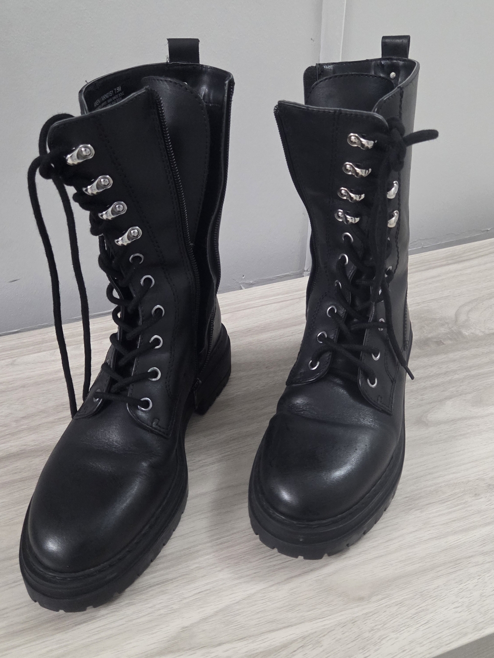 Steve Madden Black Lace-Up Combat Boots with Side Zipper Y2k 71/2 . - Picture 2 of 9